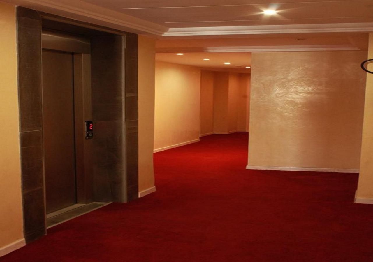 Hotel Le Parisien Tunisi Esterno foto